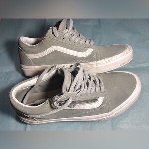 VANS Gray and White Low-Top Sneakers with Side Zipper Design; unisex-M 7/W 9